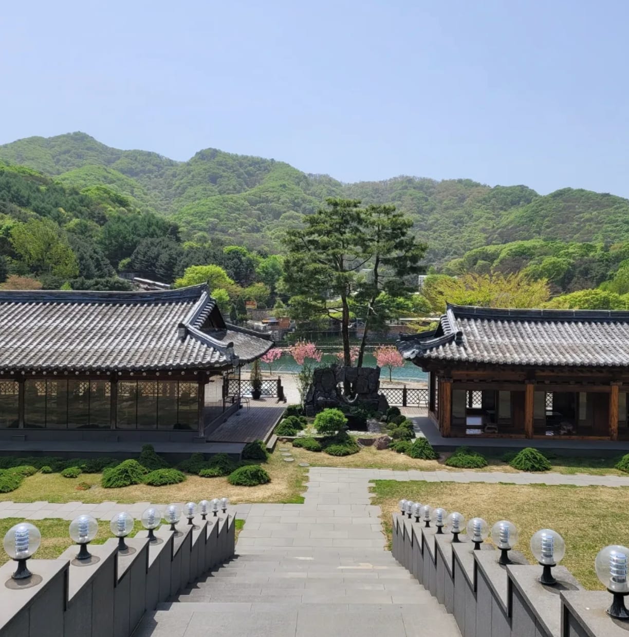 단궁의 봄 풍경